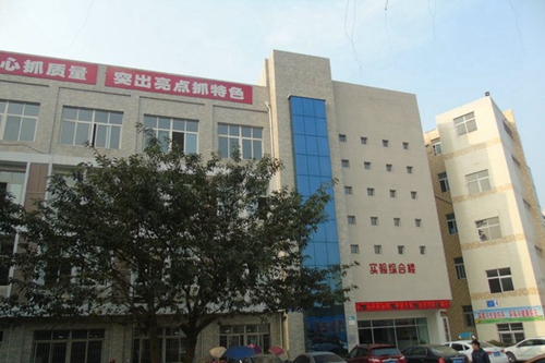 威遠縣職業(yè)技術(shù)學(xué)校(威遠職中)環(huán)境照片實驗綜合樓
