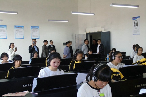 威遠縣職業(yè)技術(shù)學(xué)校(威遠職中)鋼琴實操