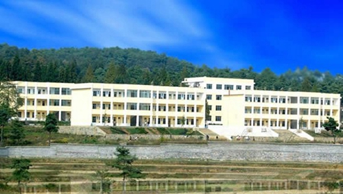 赫章縣平山農(nóng)業(yè)技術(shù)高級(jí)中學(xué)校景