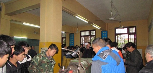 內(nèi)江市泰來(lái)職業(yè)學(xué)校普車操作室