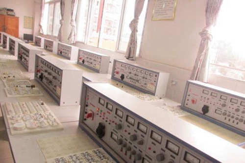 廣安市武勝嘉陵職業(yè)技術學校機電專業(yè)3