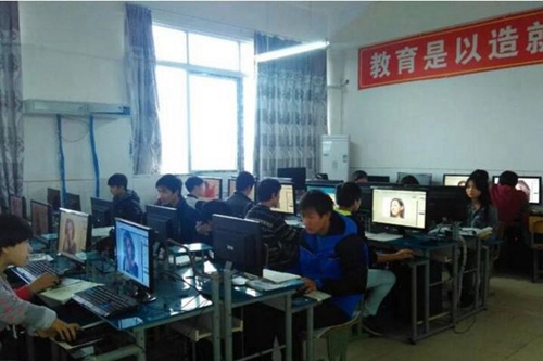 廣安市武勝嘉陵職業(yè)技術學校計算機專業(yè)3