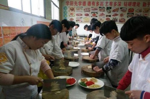 廣安市武勝嘉陵職業(yè)技術學校烹飪專業(yè)5