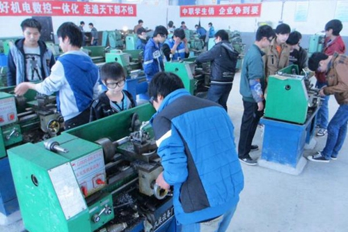 廣安市武勝嘉陵職業(yè)技術學校數(shù)控專業(yè)3
