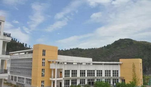 四川省青川縣職業(yè)高級(jí)中學(xué)教學(xué)樓