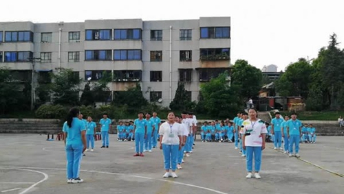 六盤水現(xiàn)代職業(yè)技術(shù)學(xué)?！按笳n間”比賽