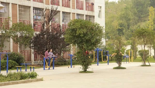 貴陽護(hù)理職業(yè)學(xué)院中專部學(xué)生宿舍健身區(qū)