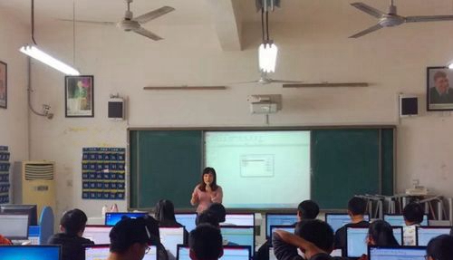 內(nèi)江高級技工學校面板切換