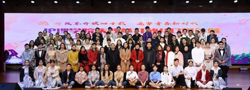 西南醫(yī)科大學(xué)附屬醫(yī)院衛(wèi)生學(xué)校（瀘州衛(wèi)校）演員合影