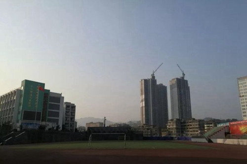 四川省敘永縣職業(yè)高級(jí)中學(xué)校運(yùn)動(dòng)場(chǎng)
