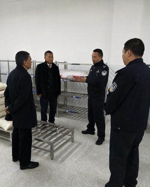 綿陽市機(jī)械電氣工業(yè)學(xué)校食品安全檢查