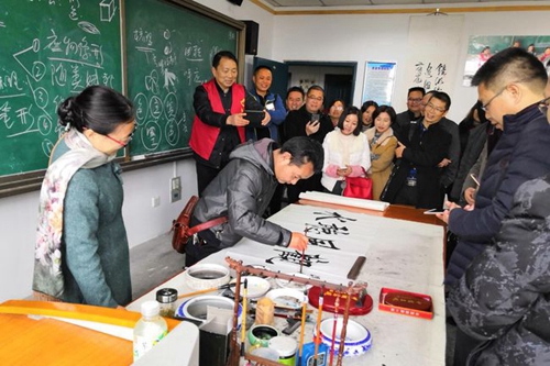 綿陽市機(jī)械電氣工業(yè)學(xué)校體驗(yàn)書法教學(xué)