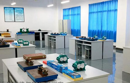 重慶機電職業(yè)技術(shù)學院機電設備維修與管理實訓室