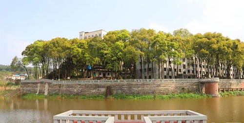 重慶科創(chuàng)職業(yè)學院月亮湖