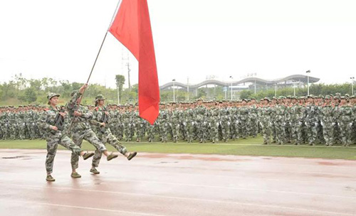 重慶商務職業(yè)學院接受檢閱