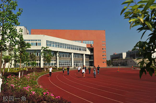 重慶公共運輸職業(yè)學(xué)院校園一角