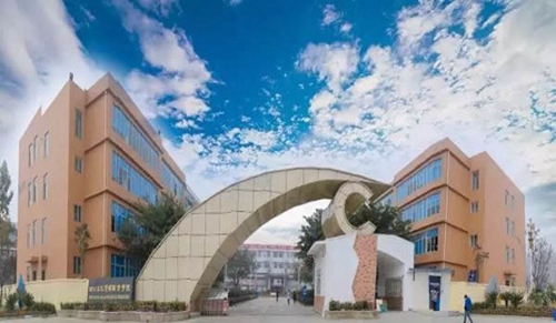 四川文化傳媒職業(yè)學院校門