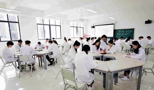 眉山藥科職業(yè)學(xué)院課堂