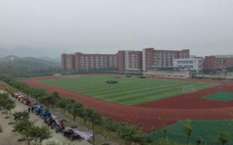 重慶市青山工業(yè)技工學(xué)校招生對(duì)象、招生要求