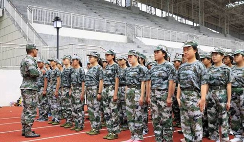 西昌民族幼兒師范高等?？茖W(xué)校隊(duì)列訓(xùn)練