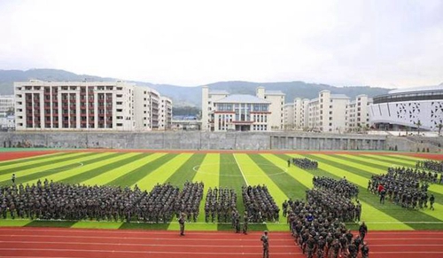 西昌民族幼兒師范高等專科學(xué)校軍訓(xùn)生活