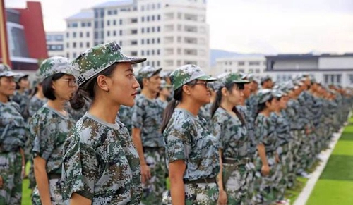 西昌民族幼兒師范高等?？茖W(xué)校新生軍訓(xùn)