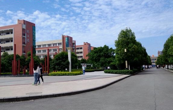 重慶市南川隆化職業(yè)中學校招生對象、招生要求
