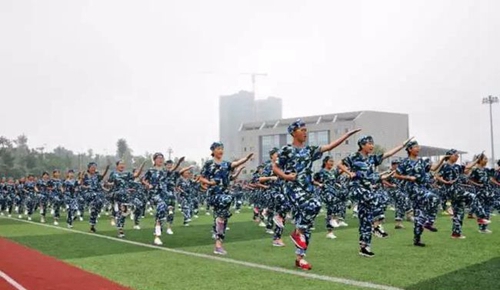 川南幼兒師范高等?？茖W(xué)校軍訓(xùn)操展示