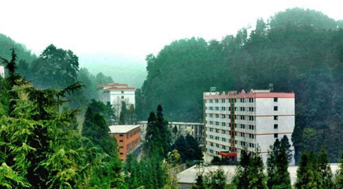 黔南民族醫(yī)學(xué)高等?？茖W(xué)校校園美景