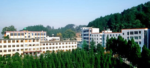 黔南民族醫(yī)學(xué)高等?？茖W(xué)校綠色校園