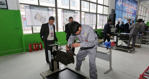 遵義職業(yè)技術(shù)學(xué)院汽車專業(yè)實訓(xùn)室