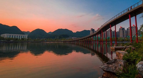 遵義職業(yè)技術(shù)學(xué)院天橋