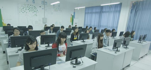 遵義職業(yè)技術(shù)學(xué)院專業(yè)機(jī)房
