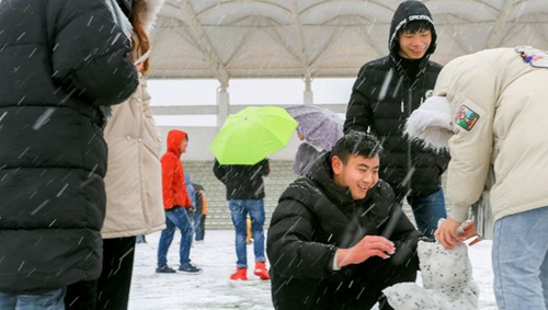 遵義職業(yè)技術(shù)學(xué)院堆雪人