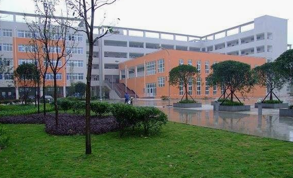 重慶市潼南恩威職業(yè)高級(jí)中學(xué)校有哪些專業(yè)