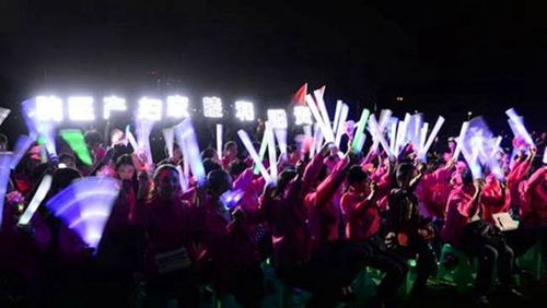 貴州城市職業(yè)學院群星慰問演出