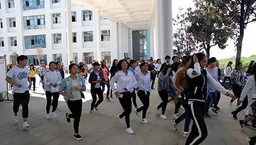 黔西南民族職業(yè)技術(shù)學(xué)院應(yīng)急疏散演練