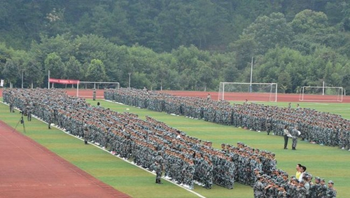 貴州盛華職業(yè)學院軍訓(xùn)方隊整理