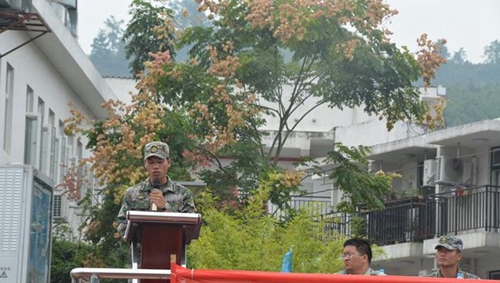 貴州盛華職業(yè)學院軍訓(xùn)副指揮做講話