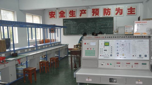 貴州電子科技職業(yè)學(xué)院電子焊接實訓(xùn)室