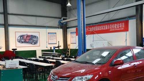 貴州電子科技職業(yè)學(xué)院汽車應(yīng)用系實訓(xùn)室照片