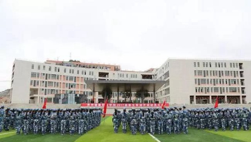 貴州健康職業(yè)學(xué)院新生軍訓(xùn)2