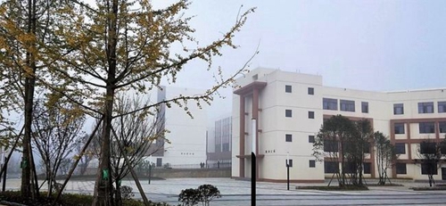 貴州經(jīng)貿(mào)職業(yè)技術(shù)學(xué)院校園清晨