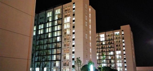 貴州經(jīng)貿(mào)職業(yè)技術(shù)學(xué)院宿舍樓夜景