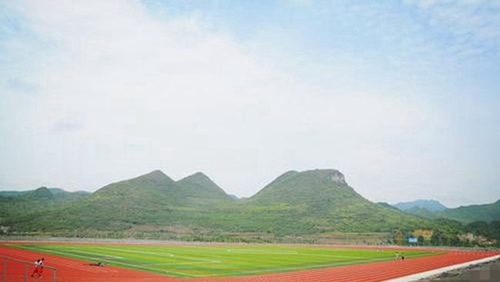 貴州工業(yè)職業(yè)技術(shù)學(xué)院新校區(qū)足球場(chǎng)2