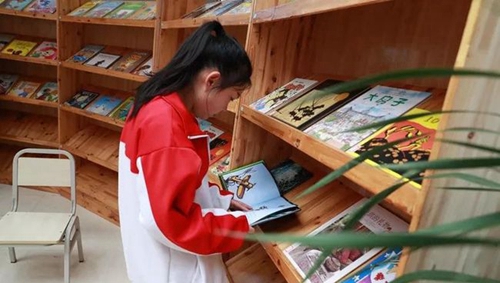 六盤水幼兒師范高等?？茖W(xué)校圖書館書架