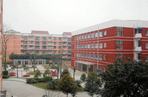 綿陽安州中學(xué)特殊黨費援建的科技綜合樓