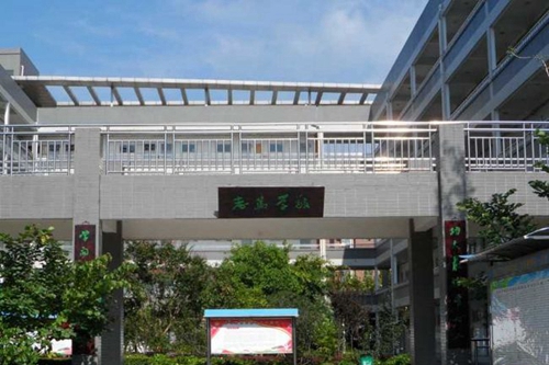 四川省德陽市第三中學(xué)校園一角3