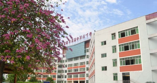 四川省蒼溪中學校教學樓