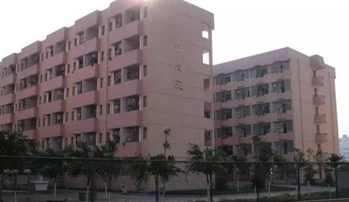 四川省德陽中學(xué)校校園景色